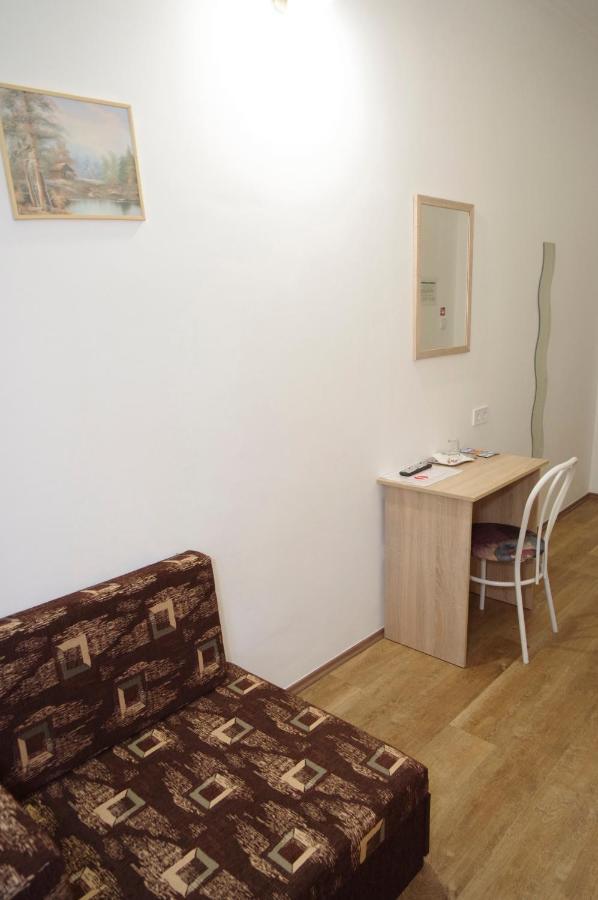 Feher Hajo Panzio Es Vendeglo Gyor Exterior photo